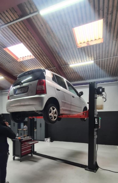 Værksted hos Spotcars